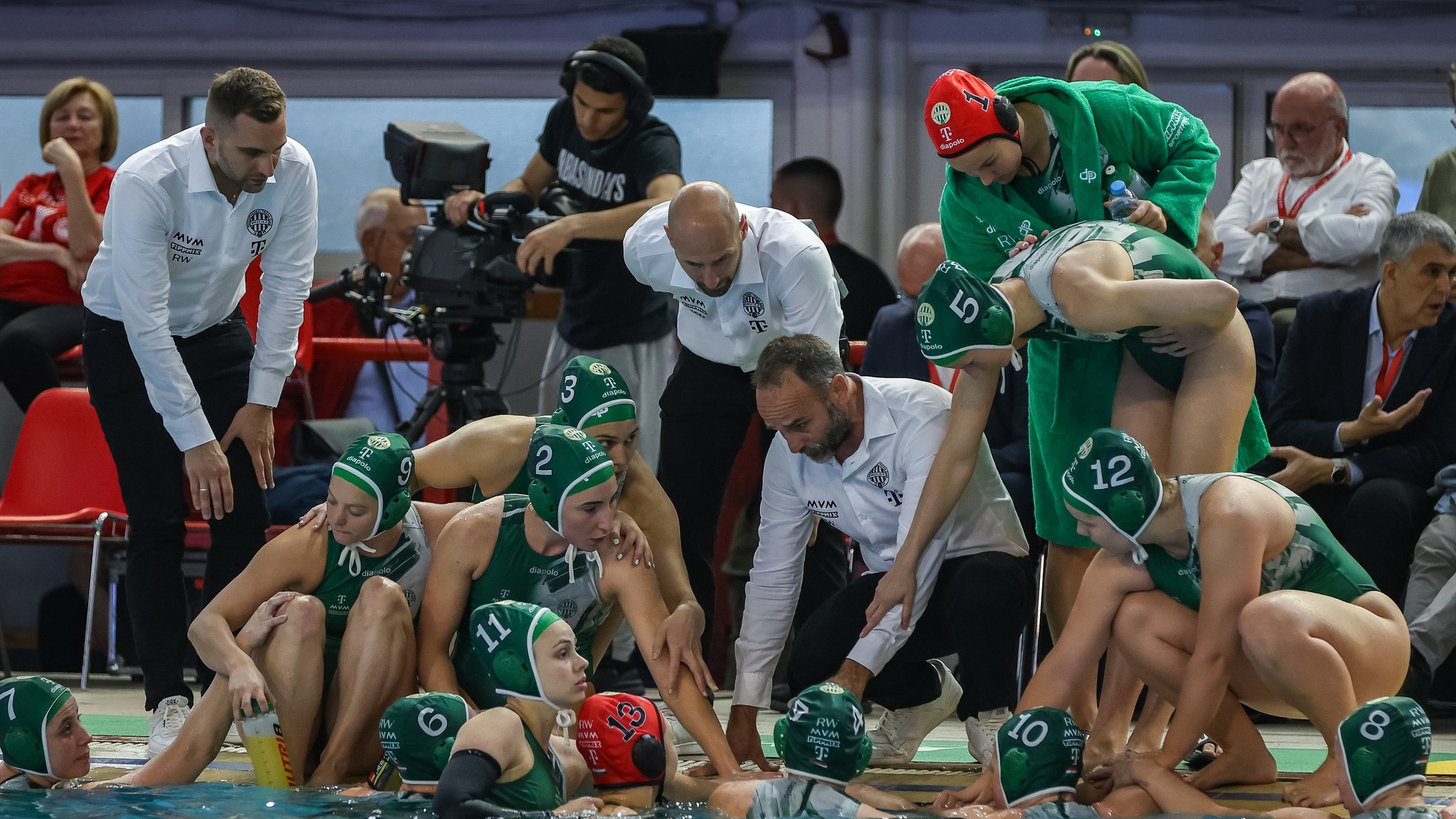 Szerdán indul a vízilabda férfi és női finálé is